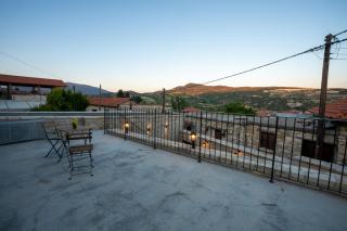 Eidyllio Luxury Suites Omodos - Omodos - 4