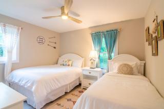 Newly remodeled luxury cottage with mountain views - 1