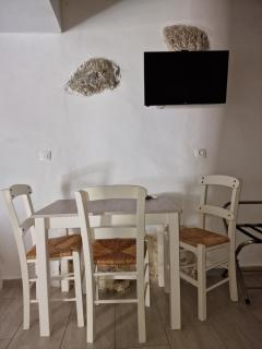 John Akroyiali - Lutró - 9