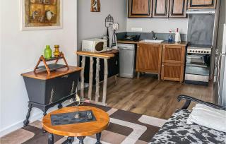Beautiful Apartment In Pradelles With Wifi - 6