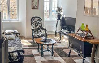 Beautiful Apartment In Pradelles With Wifi - 9