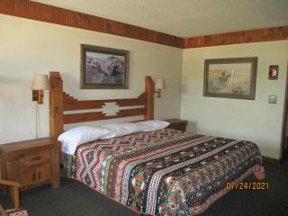 Sundown Motor Lodge - - 6