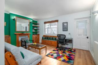 Fantastic 1 bedroom apartment with private patio - 0