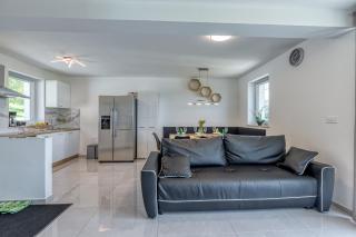 Pool & Whirlpool Art Villas - 8