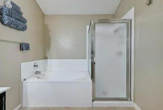 Modern Family Home, Close to Typhoon Texas and Tesla Gigafactory - 1