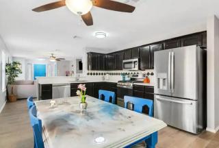 Modern Austin Retreat 15 Min to Downtown & Airport Sir - 1