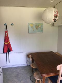 Quiet villa apartment close to everything - 6