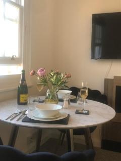 SEAFRONT SANCTUARY Beautiful Art Deco Apartment with Stunning City & Sea Views - Brighton & Hove - 6