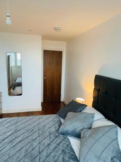 City Luxe 2 Bedroom High Rise Apartment - 2