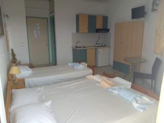 Benjamin's Rooms - Nea Potidaea - 1