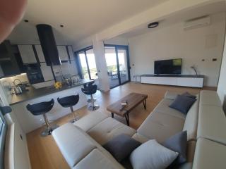 House G - 2
