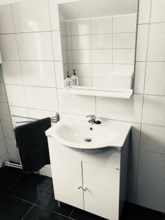 Modern Studio Apartment - Oradea - 4