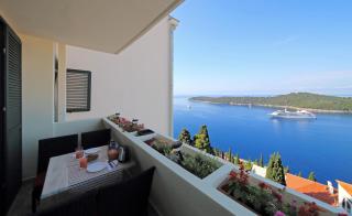 Blue Harmony Sea View Apartment - 8