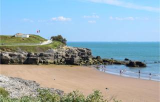 Amazing Apartment In Vaux-Sur-Mer - 1