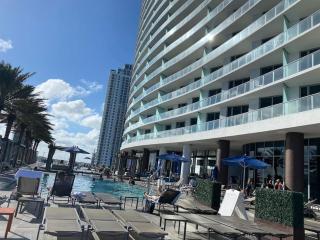 LUXURY APARTMENT WITH AMAZING VIEWS BY rent4us - Hollywood - 5