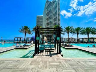 LUXURY APARTMENT WITH AMAZING VIEWS BY rent4us - Hollywood - 1