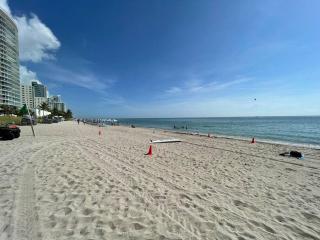 WONDERFUL SEA VIEWS AT LYFE RESORT BY rent4us - Hollywood - 4