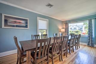 Downtown Retreat with Grill, Fire Pit and Wet Bar - Lake George - 4