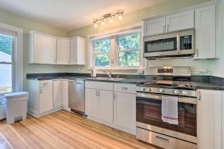 Downtown Retreat with Grill, Fire Pit and Wet Bar - Lake George - 2