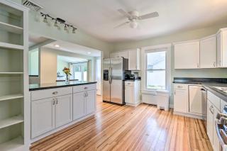 Downtown Retreat with Grill, Fire Pit and Wet Bar - Lake George - 3