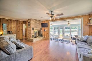 Lakefront Wisconsin Cottage with Dock and Hot Tub! - 8