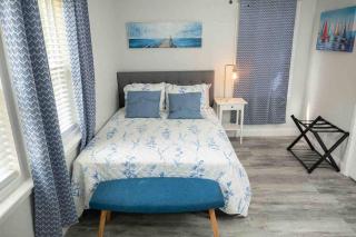 Four Bedroom Home Close to the Stadium - 2
