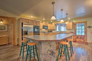 Kingston House with Fire Pit, Short Walk to Lake! - Kingston - 3