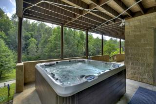 The Chariot - Creek Front with HotTub, Fire Pits, Billiards, EV Charger - Sandalwood Stays - Blue Ridge - 8