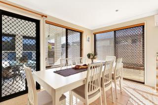 Pet Friendly 5 BR Family Home w Pool at Caloundra - Caloundra West - 8