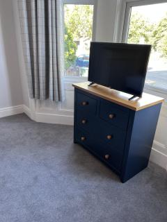 Sparkling Space - Twin or King Beds - 2