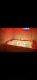 Appart hôtel le 8 Spa&Jacuzzi - Mâcon - 2