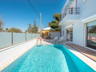 Adelos Group Stay in Elliniko - Athens - 2