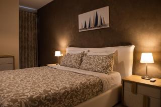 Modern - Central - Close to Beach - 5 Star rating APT - St Paul's Bay - 6