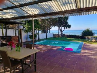 Southern Comfort - On the Pool - Margate - 3
