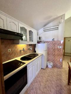Apartman Gorana with swimming pool - Jelsa - 7