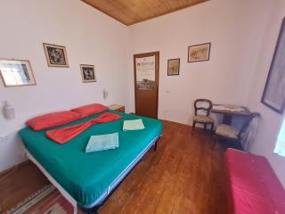 Mi Casa es Tu Casa - Shkodra Backpackers Hostel - Shkodër - 4