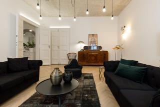 Bohemian Dream Home In The Absolute Center w 2BR/2BT - Budapest - 3
