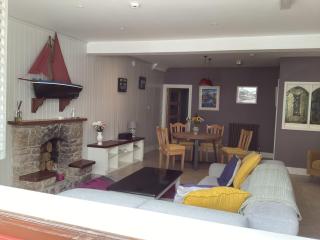 Roundstone Retreats Quayside luxury apt - Roundstone - 8