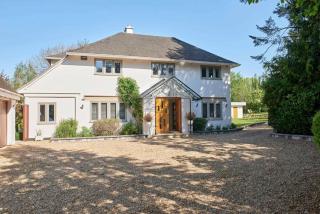 Cheltenham's Most Luxurious House - Beautiful Hot Tub & Indoor Pool - 3