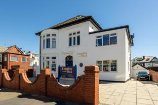 Empress Hall Blackpool by Charles Alexander Short Stay - Sleeps 20 - 9