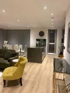 Marvelous 3 Bed Penthouse in KewBridge - London - 8