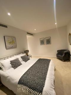 Marvelous 3 Bed Penthouse in KewBridge - London - 5