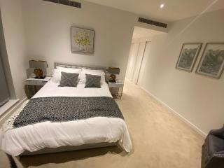 Marvelous 3 Bed Penthouse in KewBridge - London - 4