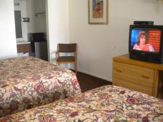 Best Economy Inn & Suites - 7