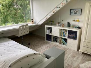Twee-onder-een-kap, ruime tuin, stad - 8