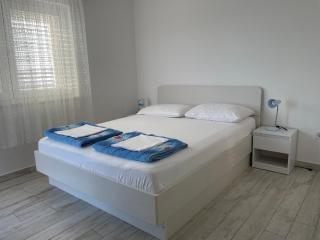 Apartment Maxim - Primošten - 1