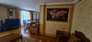 Gold Wall Apartment - Bakoe - 0