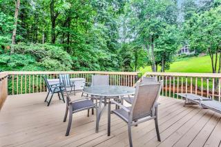 Lakefront, Saltwater Pool, Backyard Oasis, Private Dock, Home Gym - Flowery Branch - 1