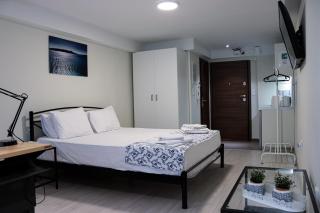 Studio City Center - 9