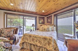 Cozy Studio Indoor Hot Tub and Inground Pool Access - Uncasville - 5